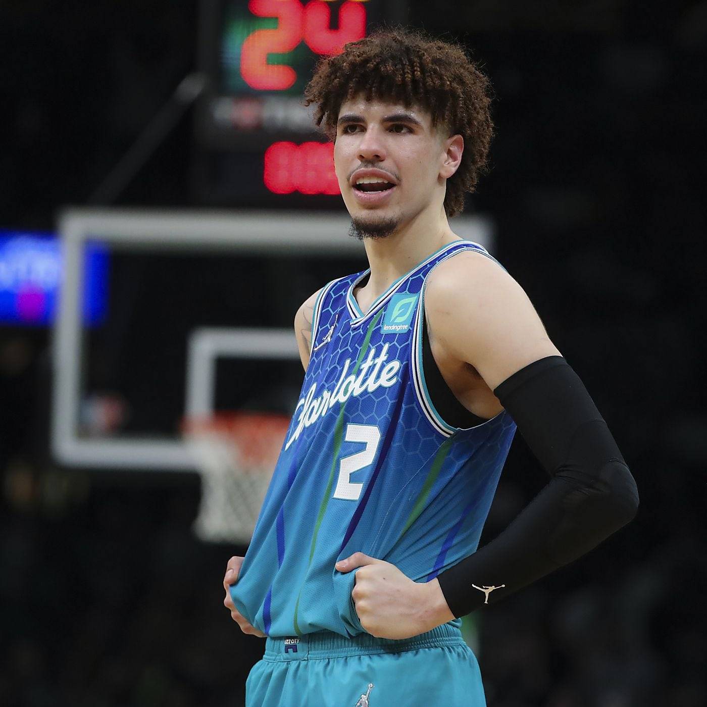 乐鱼体育官网-欧超杯清晨走向成谜；夏洛特黄蜂内部沟通；悬念犹存；训练强度明显提升-乐鱼体育官网