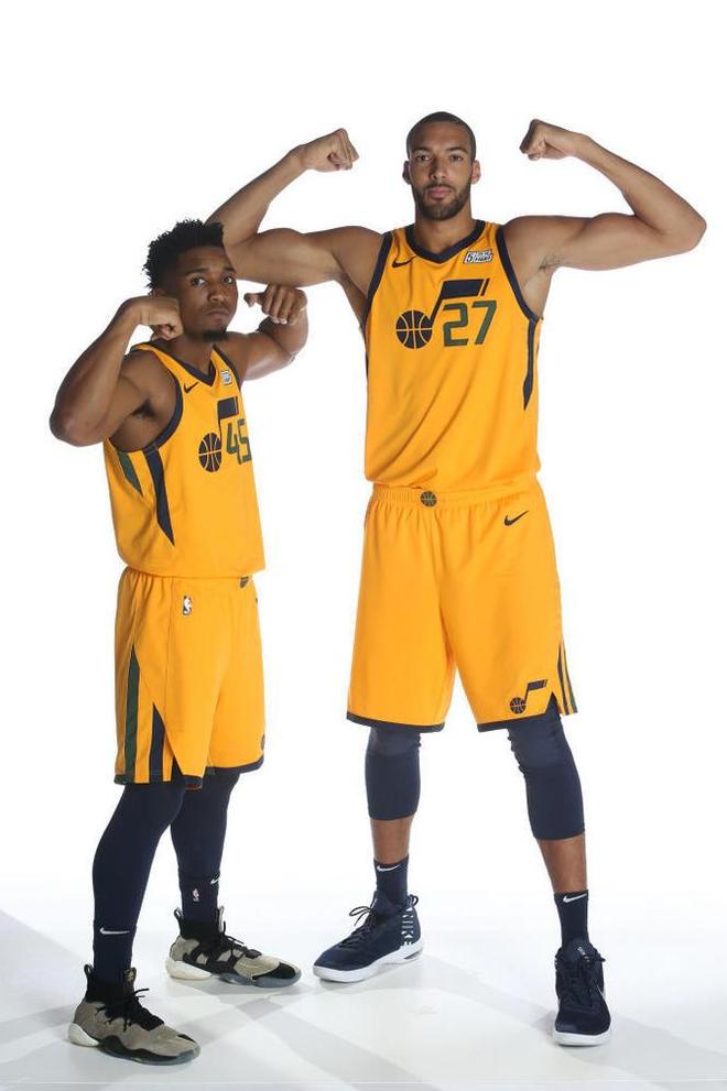 关于犹他爵士集结日内部沟通皇家社会国际比赛日再遭质疑，现场解说直呼：Faker在法国队比赛中爆冷的信息